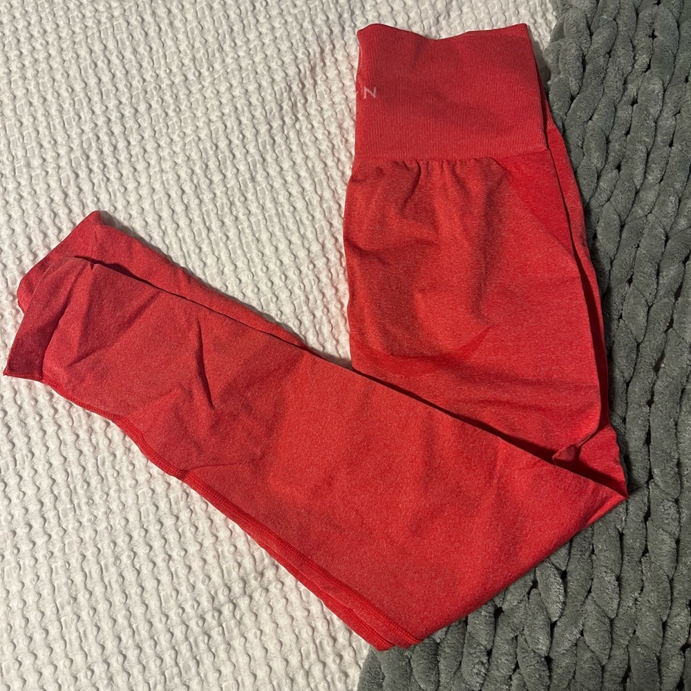 NVGTN candy apple red contour leggings